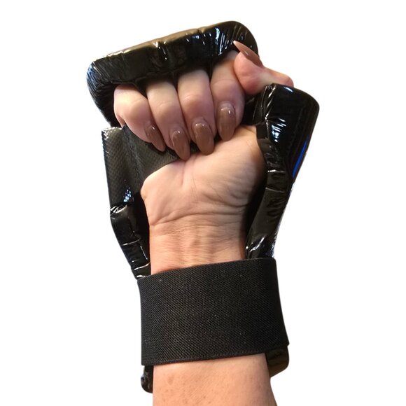 Unisex CENTURY Martial Arts Sparring Gloves NWOT - Picture 4 of 7